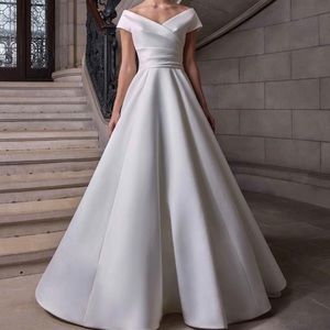 Sareh Nouri - Eugenie Wedding Dress / Soft White / Size 6